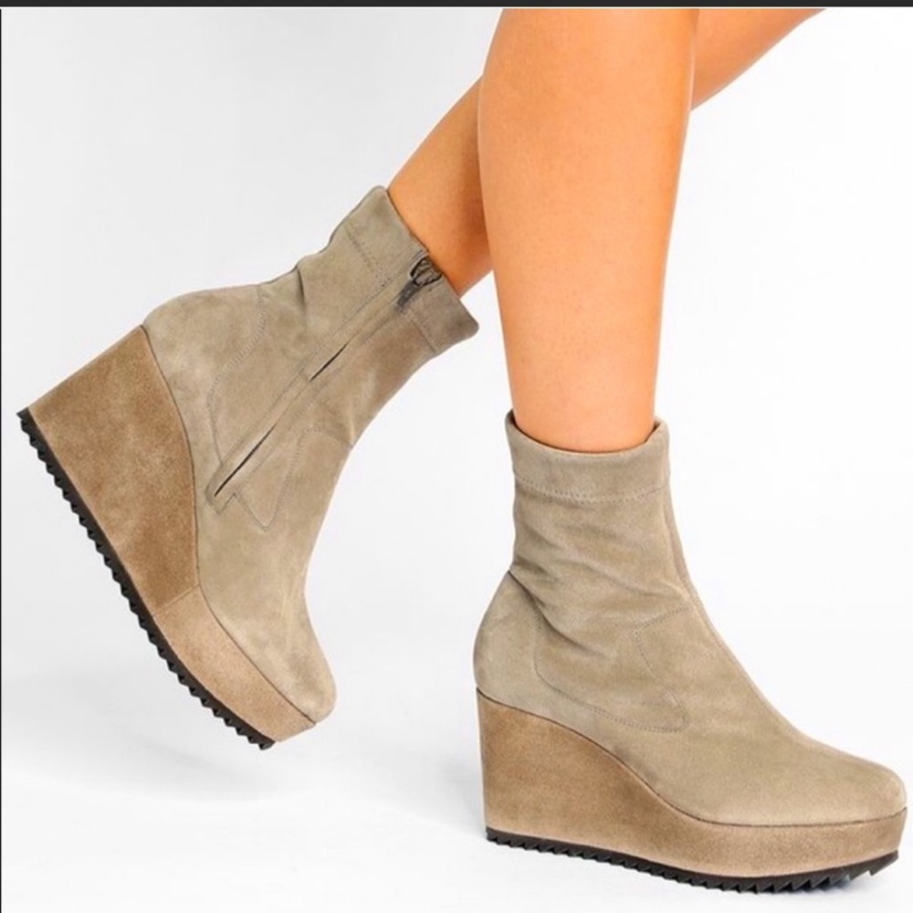 Like new. Pedro Garcia wedge booties.